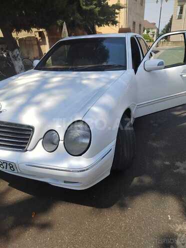 Mercedes E 220 d 2001, 200,000 km - 2.0 л - Bakı