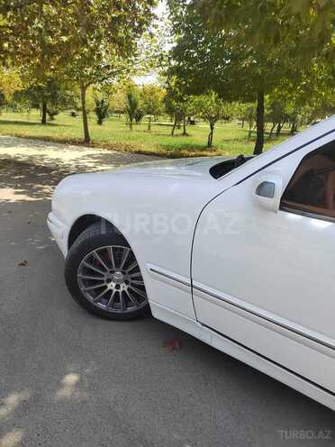 Mercedes E 220 d 2001, 200,000 km - 2.0 л - Bakı