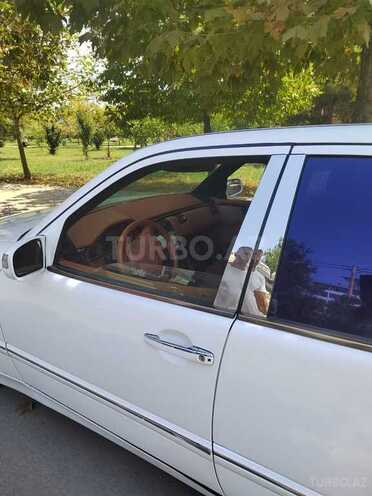 Mercedes E 220 d 2001, 200,000 km - 2.0 л - Bakı