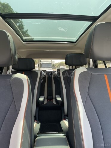 Volkswagen ID.6 Crozz-7