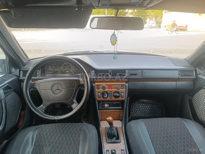 Mercedes E 250 1994, 350,000 km - 2.5 л - Sumqayıt