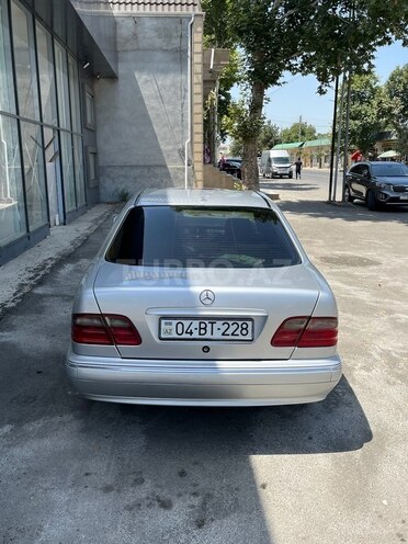 Mercedes E 220 d 2001, 450,000 km - 2.2 л - Ağcabədi