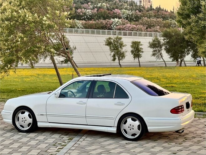 Mercedes E 320 2001, 320,100 km - 3.2 l - Bakı