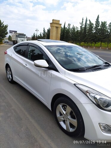 Hyundai Elantra 2011, 220,000 km - 1.8 л - Şirvan