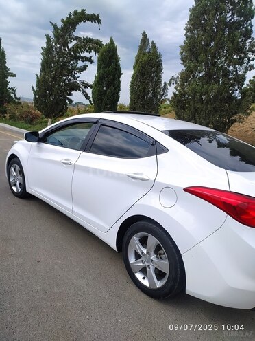Hyundai Elantra 2011, 220,000 km - 1.8 л - Şirvan