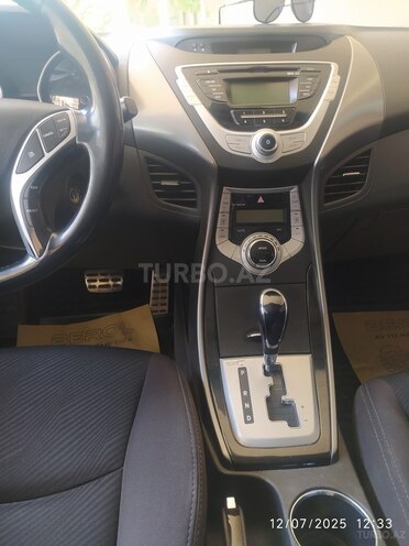 Hyundai Elantra 2011, 220,000 km - 1.8 л - Şirvan