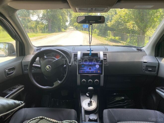 Nissan X-Trail 2008, 235,000 km - 2.5 l - Qax