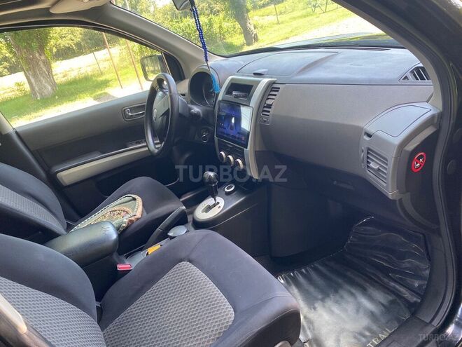 Nissan X-Trail 2008, 235,000 km - 2.5 l - Qax