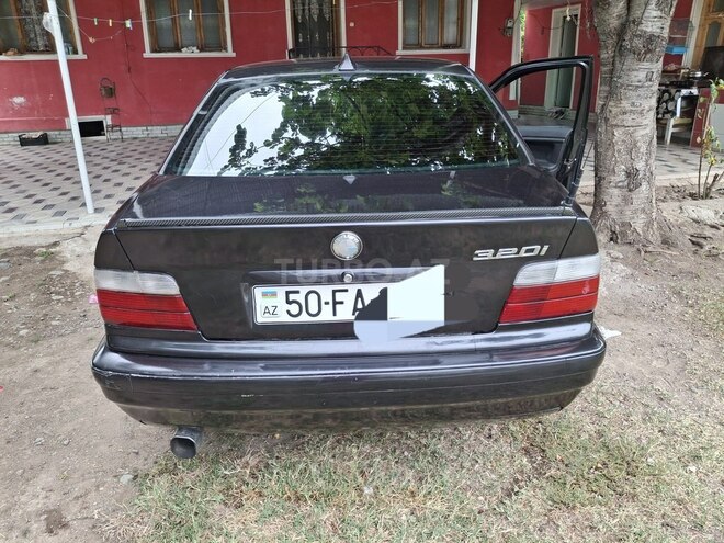 BMW 320 1993, 111,000 km - 2.0 l - Qazax