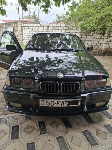BMW 320 1993, 111,000 km - 2.0 l - Qazax