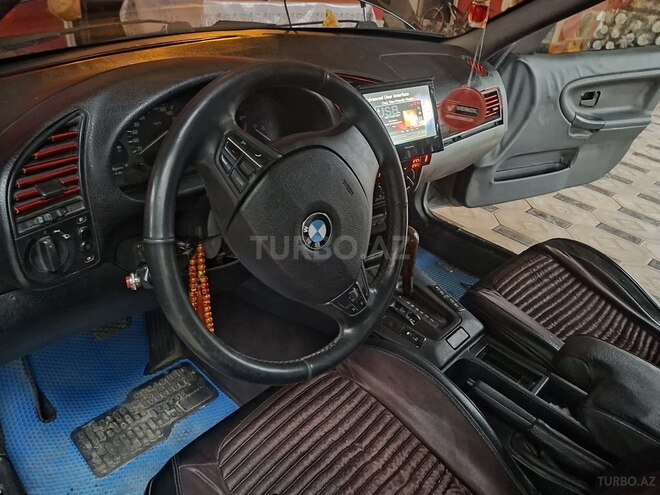 BMW 320 1993, 111,000 km - 2.0 l - Qazax