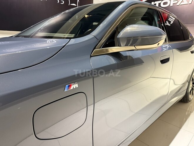 BMW i5-5