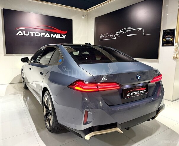 BMW i5-10