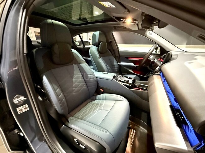 BMW i5-19