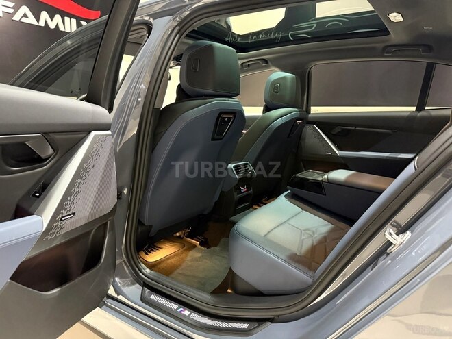 BMW i5-17