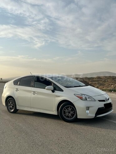 Toyota Prius-2
