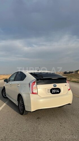 Toyota Prius-4