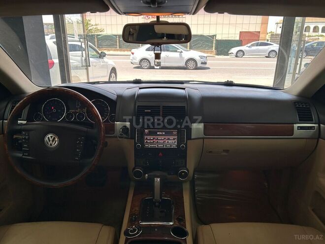 Volkswagen Touareg-11