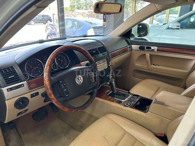 Volkswagen Touareg-13