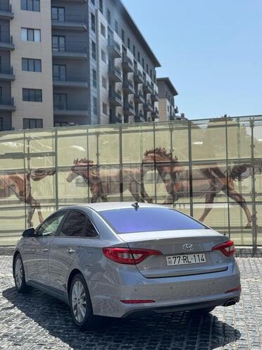 Hyundai Sonata-2