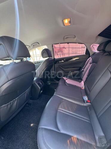 Hyundai Sonata-14