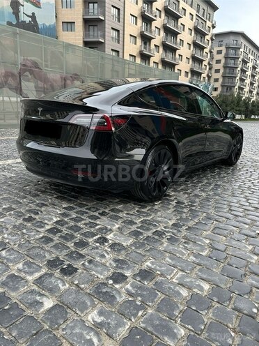 Tesla Model 3-2