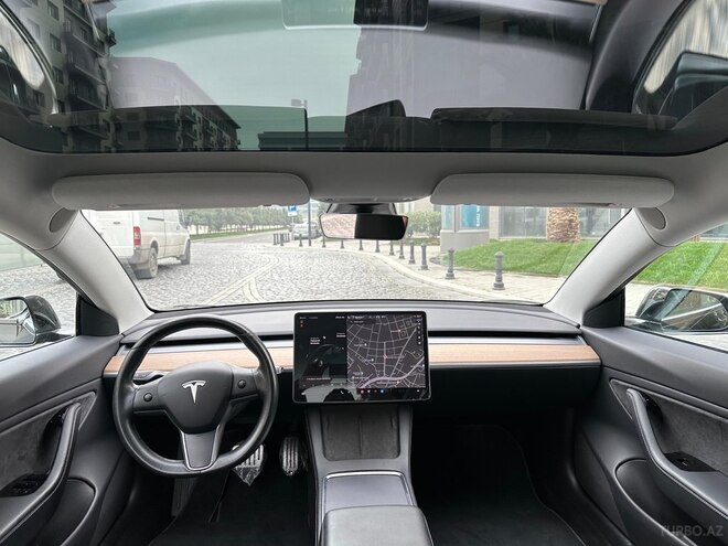 Tesla Model 3-8