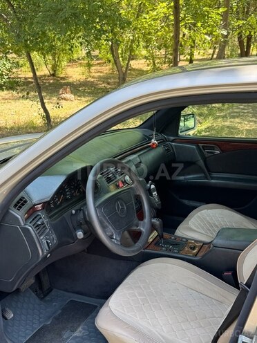 Mercedes E 230 1996, 343,788 km - 2.3 l - Gəncə