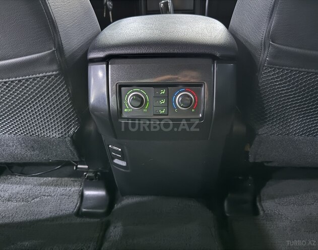 Toyota Land Cruiser Prado-16