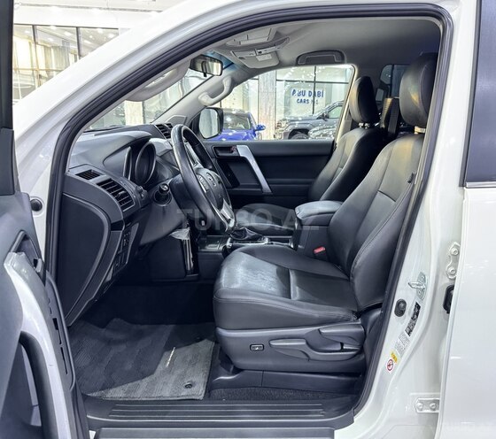 Toyota Land Cruiser Prado-11