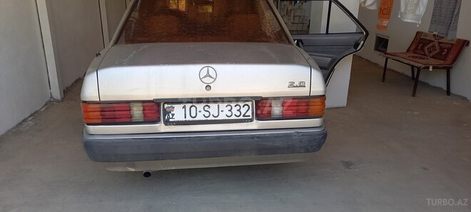Mercedes 190 1992, 554,930 km - 2.0 l - Quba