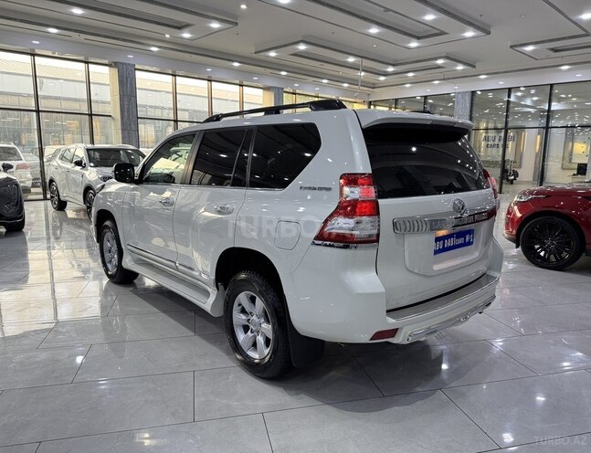 Toyota Land Cruiser Prado-6