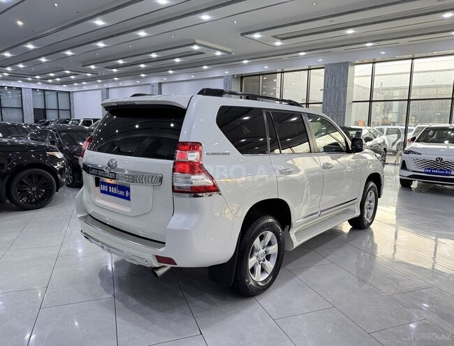Toyota Land Cruiser Prado-5