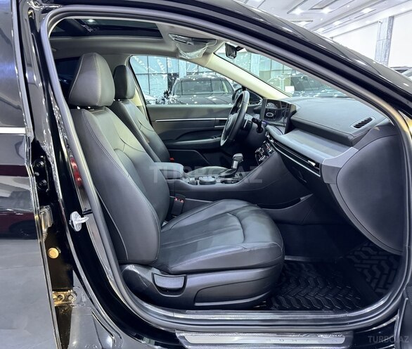 Hyundai Sonata-12