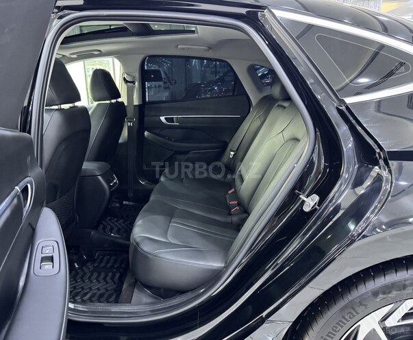 Hyundai Sonata-14