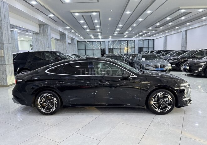 Hyundai Sonata-4