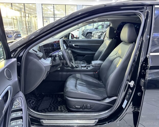 Hyundai Sonata-11