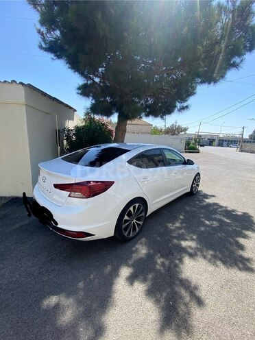 Hyundai Elantra 2018, 135,000 km - 2.0 l - Bakı