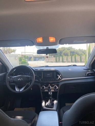 Hyundai Elantra 2018, 135,000 km - 2.0 l - Bakı