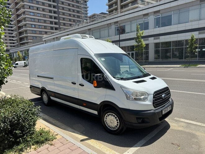 Ford Transit-11