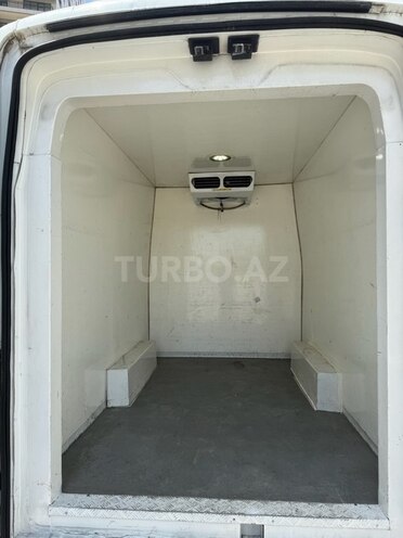 Ford Transit-15