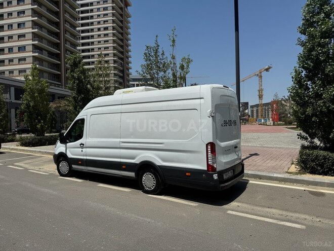 Ford Transit-19
