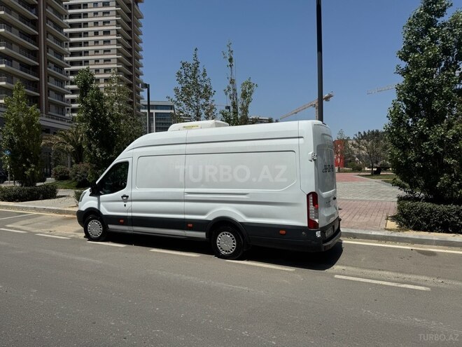 Ford Transit-18