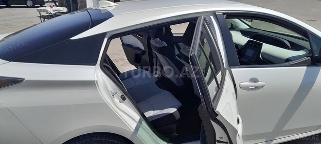 Toyota Prius 2017, 66,600 km - 1.8 l - Bakı