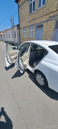 Nissan Sunny 2013, 198,700 km - 1.5 л - Quba