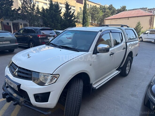 Mitsubishi L200 2014, 223,000 km - 2.5 l - Bakı
