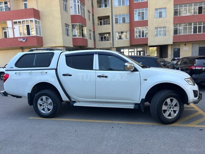 Mitsubishi L200 2014, 223,000 km - 2.5 l - Bakı