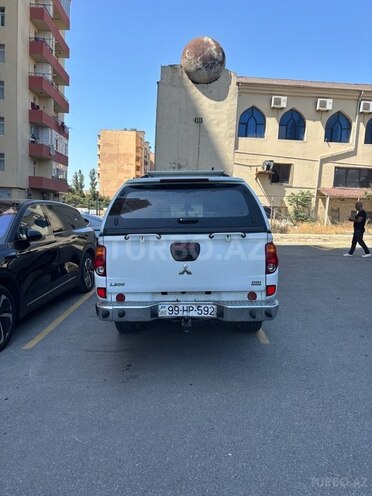 Mitsubishi L200 2014, 223,000 km - 2.5 l - Bakı