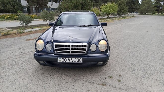 Mercedes E 240 1998, 308,000 km - 2.4 l - Salyan