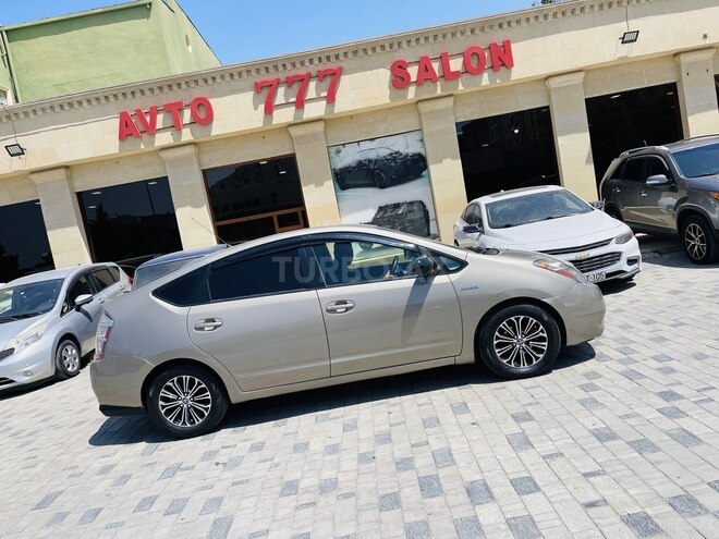 Toyota Prius-4